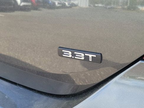 Used 2022 Genesis G70 3.3T image 7