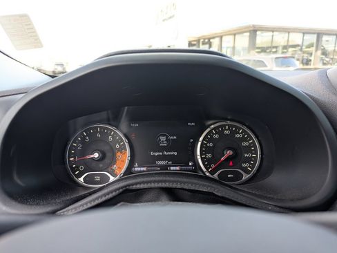Used 2016 Jeep Renegade Limited AWD/4WD image 23