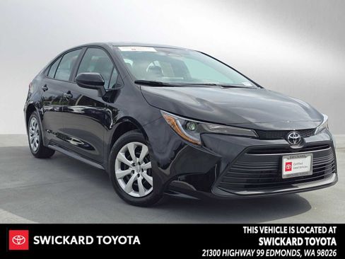 Used 2026 Toyota Corolla LE FWD image 1
