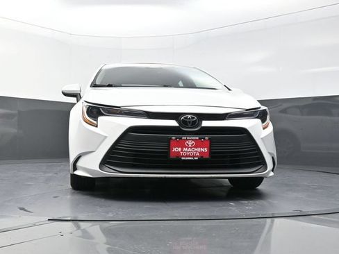 Used 2024 Toyota Corolla LE FWD image 31