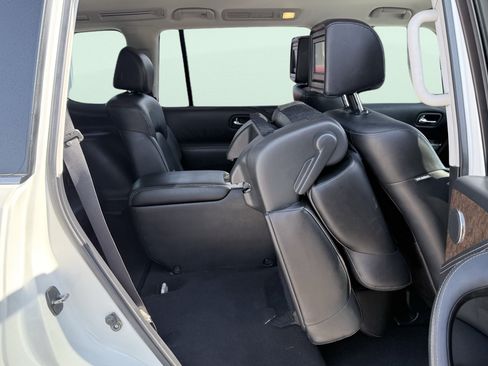 Used 2017 INFINITI QX80 4WD w/ Driver Assistance Package image 42