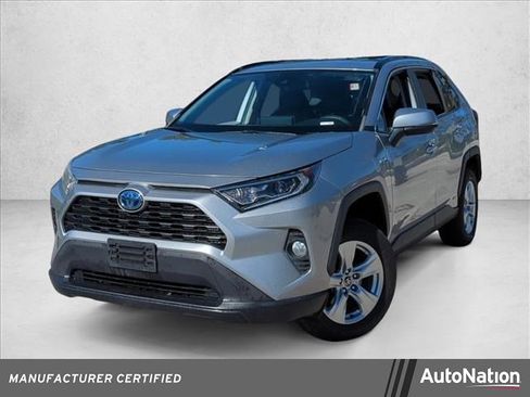 Certified 2021 Toyota RAV4 XLE image 1
