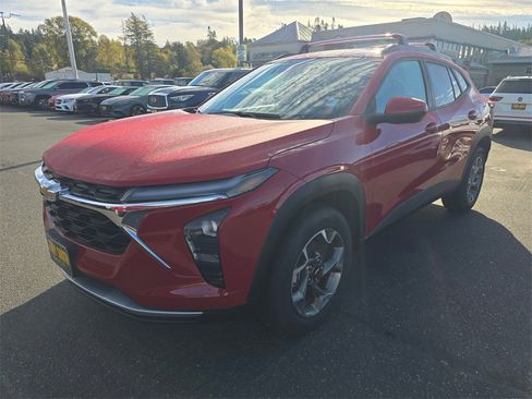 New 2026 Chevrolet Trax LT w/ Driver Confidence Package image 11