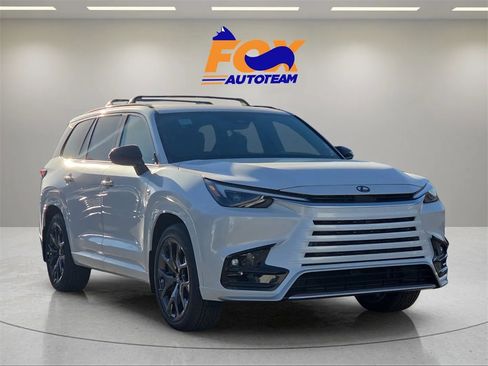 New 2026 Lexus TX 500h AWD image 7