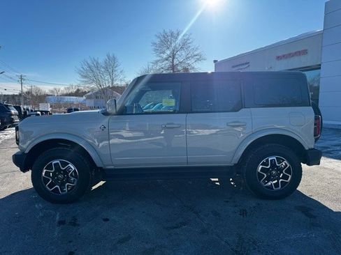 Used 2025 Ford Bronco Outer Banks image 4