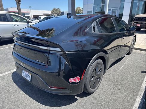 Used 2024 Toyota Prius Prime FWD image 4