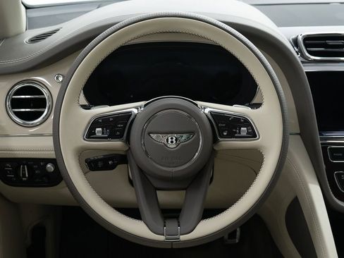 Certified 2023 Bentley Bentayga Extended Wheelbase AWD/4WD image 31