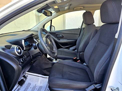 Used 2016 Chevrolet Trax LS image 26