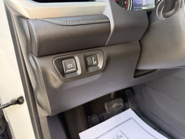 Used 2021 GMC Acadia SLE w/ Driver Convenience Package FWD image 28