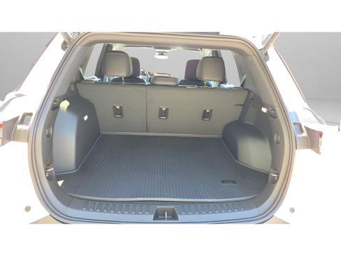 New 2026 Chevrolet Equinox LT w/ Convenience Package II FWD image 28