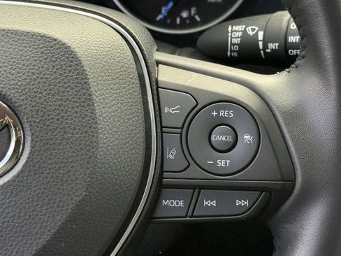 Used 2022 Toyota RAV4 XLE Premium AWD/4WD image 16