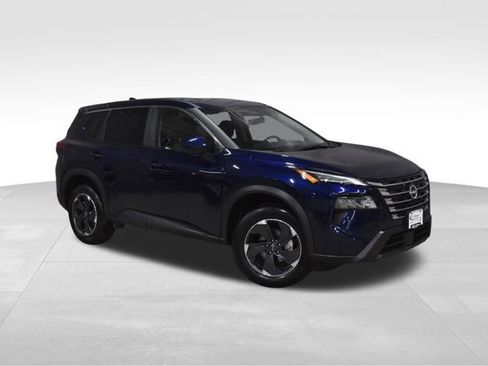 Used 2025 Nissan Rogue SV image 4