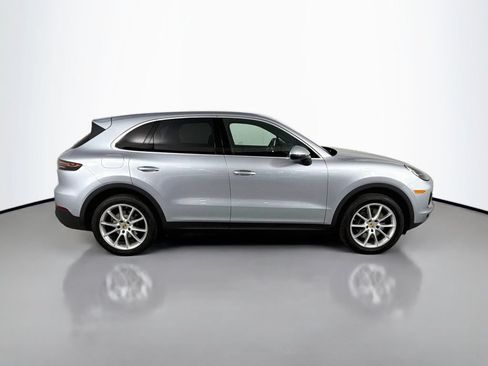 Used 2023 Porsche Cayenne AWD/4WD image 4