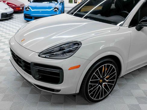 Used 2021 Porsche Cayenne Turbo AWD/4WD image 11