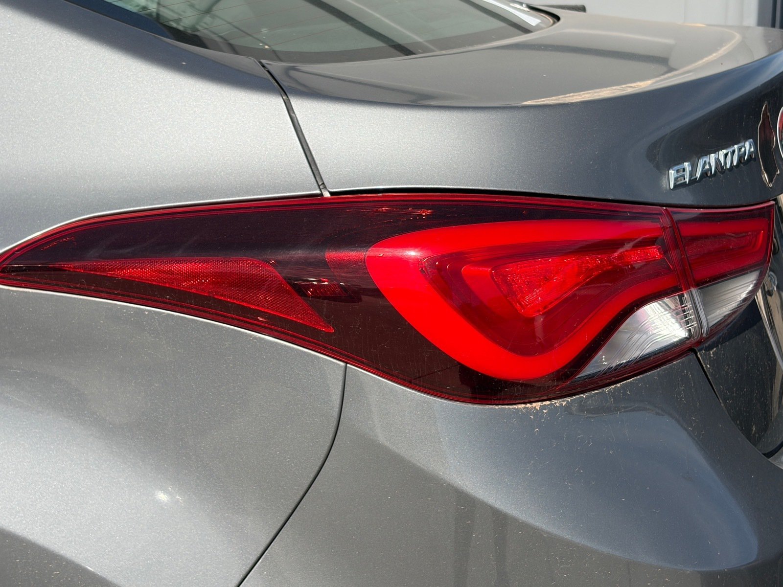Used 2014 Hyundai Elantra Limited w/ Option Group 03 FWD image 9