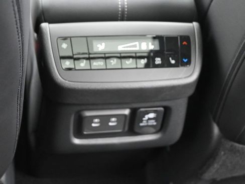 New 2026 Nissan Pathfinder Platinum image 15