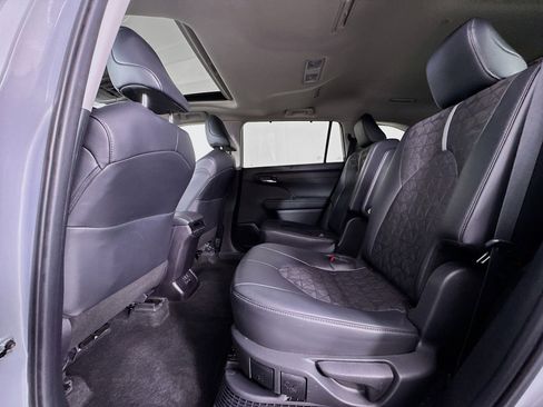 Certified 2024 Toyota Highlander XLE AWD/4WD image 24