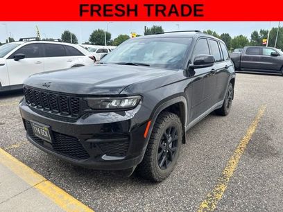 Used 2025 Jeep Grand Cherokee Altitude