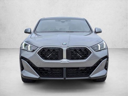 Used 2026 BMW X2 xDrive28i AWD/4WD image 2