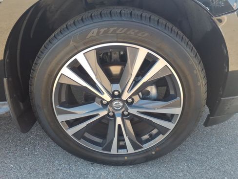 Certified 2020 Nissan Pathfinder Platinum FWD image 4