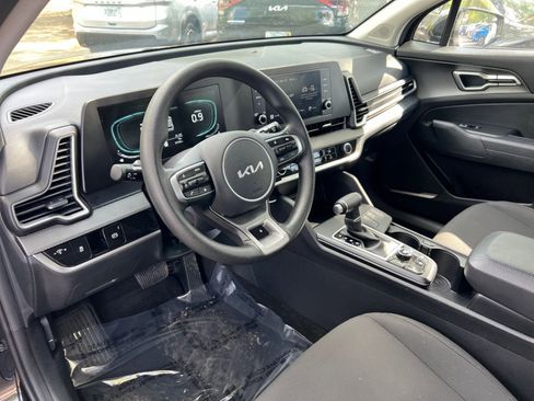 Used 2025 Kia Sportage LX FWD image 32
