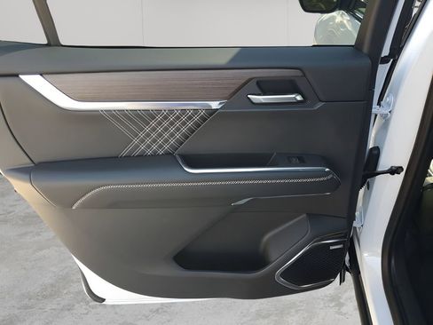 New 2026 GMC Acadia Denali image 18