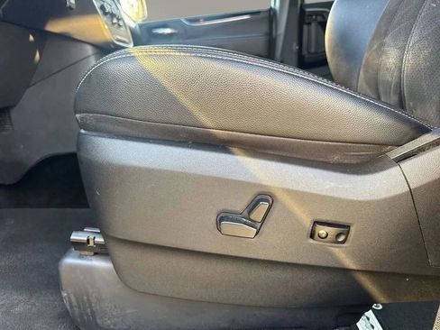 Used 2019 Dodge Grand Caravan SXT w/ Blacktop Package FWD image 13