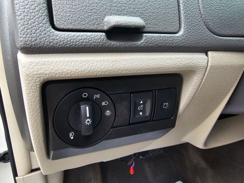 Used 2012 Ford Fusion SEL FWD image 28