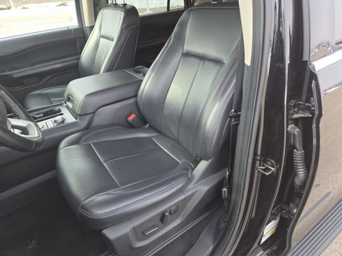 Used 2024 Ford Expedition XLT image 21