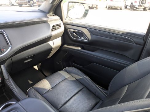 Used 2023 GMC Yukon SLT image 19