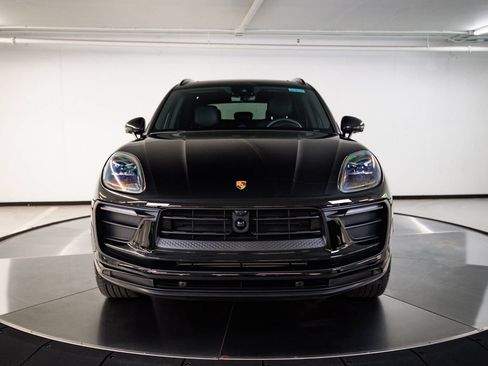 Certified 2026 Porsche Macan AWD/4WD image 10