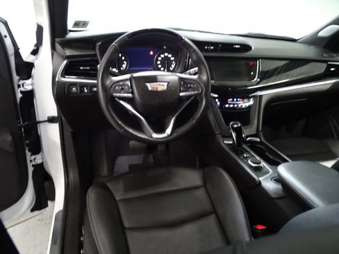 Certified 2022 Cadillac XT6 Premium Luxury w/ Technology Package AWD/4WD image 5