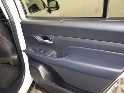 Used 2025 Toyota Grand Highlander Platinum image 45