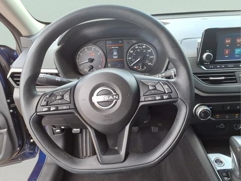 Used 2023 Nissan Altima 2.5 S FWD image 15
