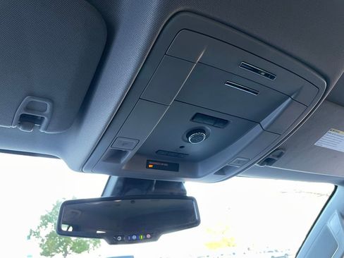 Used 2020 GMC Yukon Denali image 21