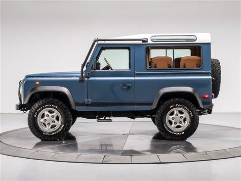 Used 1997 Land Rover Defender 90 AWD/4WD image 2