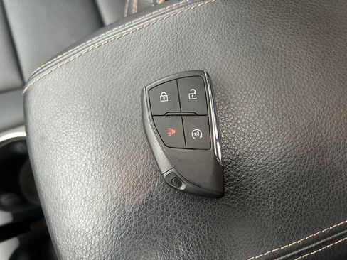 Used 2023 GMC Canyon Denali image 33