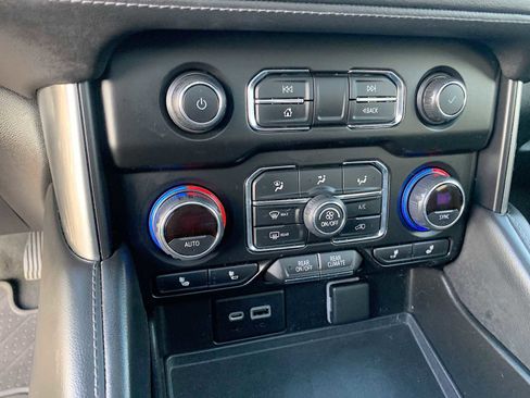 Certified 2021 Chevrolet Tahoe Z71 w/ Z71 Signature Package image 17