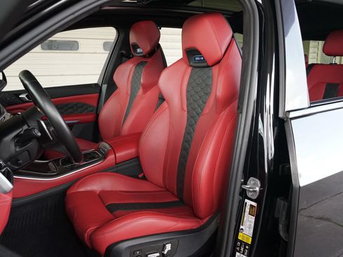 Used 2022 BMW X5 M w/ Executive Package AWD/4WD image 3