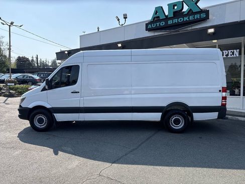 Used 2014 Mercedes-Benz Sprinter 2500 image 3