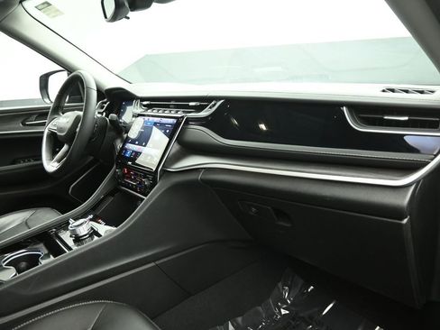 Used 2022 Jeep Grand Cherokee Limited 4xe image 28