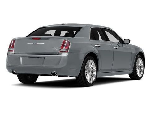 Used 2014 Chrysler 300 RWD image 3