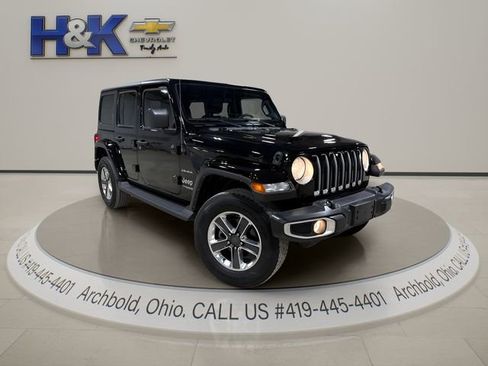 Used 2021 Jeep Wrangler Unlimited Sahara w/ Cold Weather Group AWD/4WD image 1