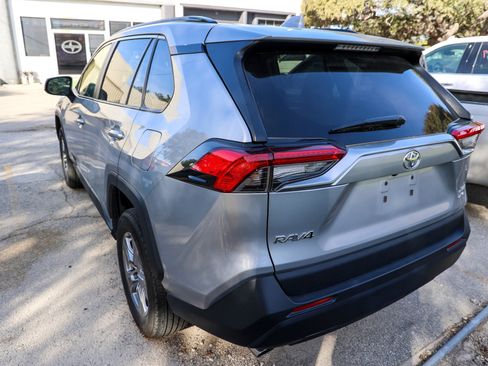Used 2025 Toyota RAV4 XLE image 8