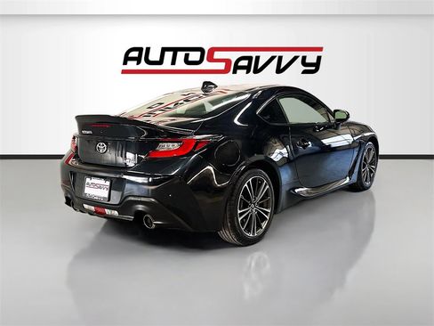 Used 2023 Toyota GR86 Premium w/ ALL Weather Mat Package (TMS) image 7