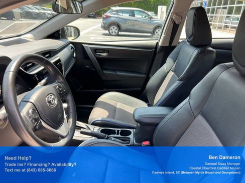 Used 2017 Toyota Corolla SE w/ Carpet Mat Package (TMS) FWD image 8