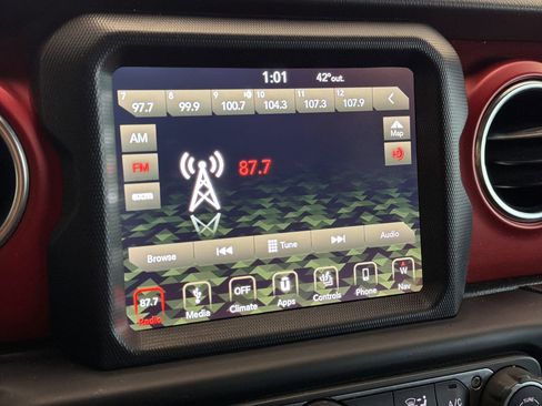 Used 2019 Jeep Wrangler Unlimited Rubicon AWD/4WD image 22