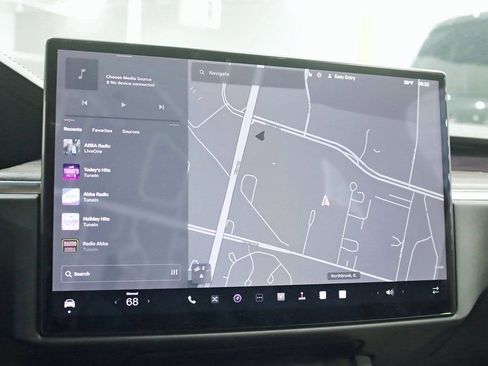 Used 2023 Tesla Model X image 16