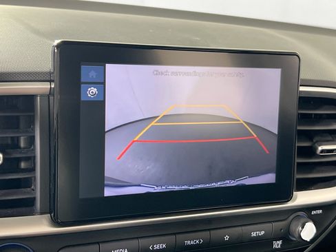 Used 2023 Hyundai Venue SE FWD image 13