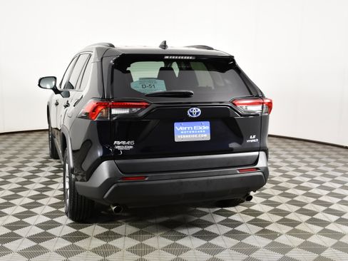 Used 2024 Toyota RAV4 LE AWD/4WD image 7